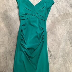 BCBG Maxazria Emerald Green Dress US Sz 0 Stretchy Form Fitting NWT $240